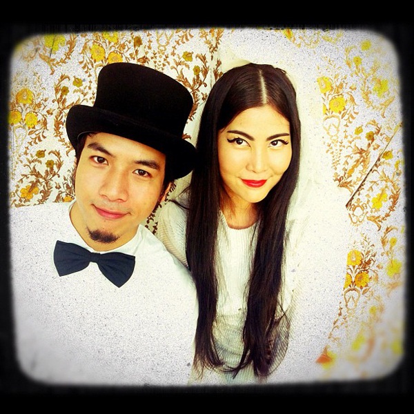 รวมการ์ดแต่งงานดารา ปี 2555