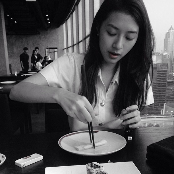 มิว นิษฐา ประวัติ นางเอก คุณชายปวรรุจ