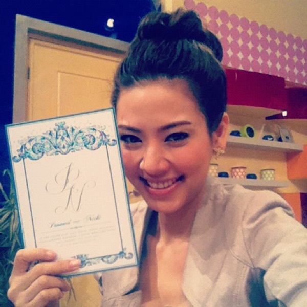 รวมการ์ดแต่งงานดารา ปี 2555