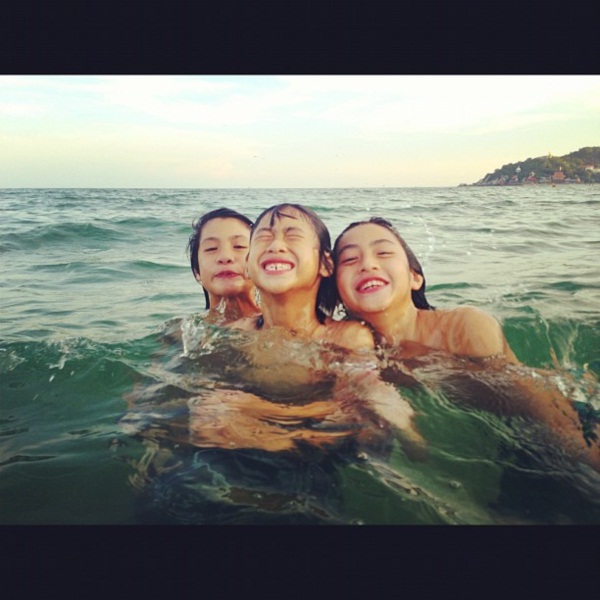 สุดแฮปปี้ เจ-ปิ่น ควงลูกเที่ยวแบบยกครอบครัว