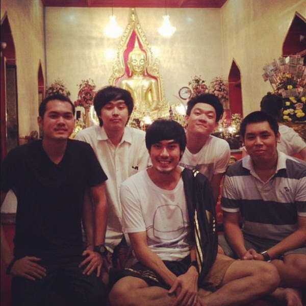 รวมภาพ...ดาราร่วมเวียนเทียน ในวันวิสาขบูชา