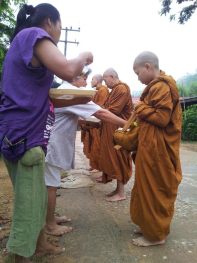 เส้นทางธรรม ของ เจสัน ยัง ภายใต้ร่มกาสาวพัตร์