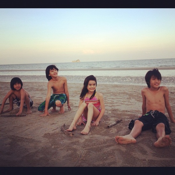 สุดแฮปปี้ เจ-ปิ่น ควงลูกเที่ยวแบบยกครอบครัว