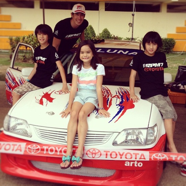 ตามดู...มาดนักกีฬาของ น้องแอลลี่ ลูกสาว อ่ำ อัมรินทร์