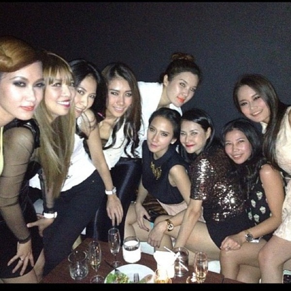 อั้ม ปาร์ตี้เก๋ ๆ หลังเลิกงานสยามดาราฯ