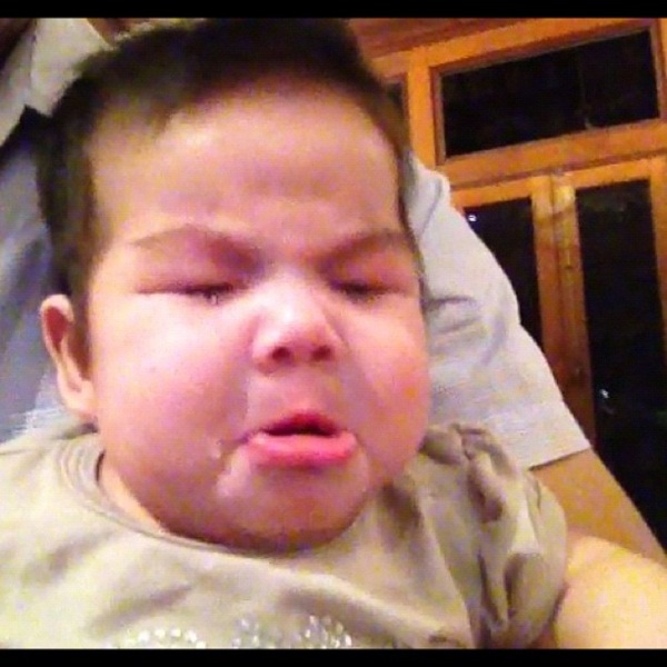 อัพเดตภาพความน่ารักของน้องโสน ลูกสาวมอส ปฏิภาณ