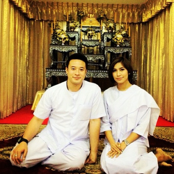 รวมภาพ...ดาราร่วมเวียนเทียน ในวันวิสาขบูชา