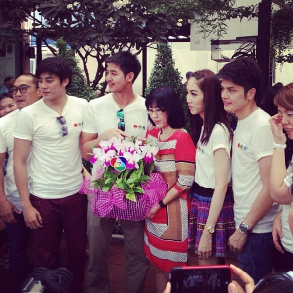 เวียร์ บ๊วย ฉลองเปิดร้าน ซอย เตี๋ยว ติม ดาราเพียบ