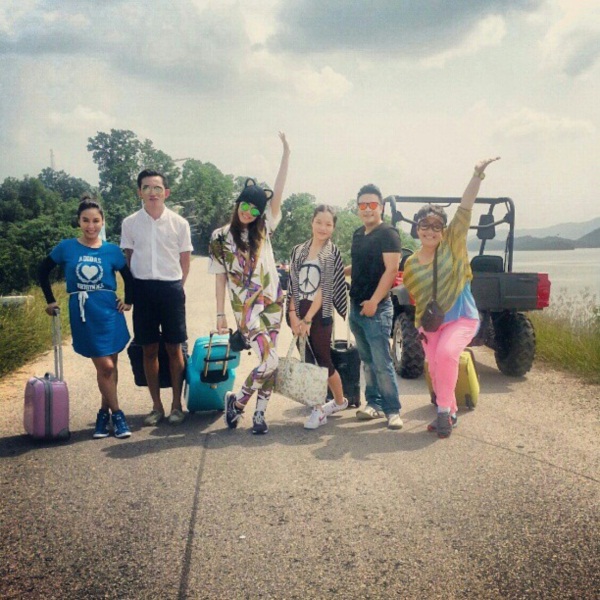 ฉันไปค้างคืนกับซุปตาร์ ชมพู่ 