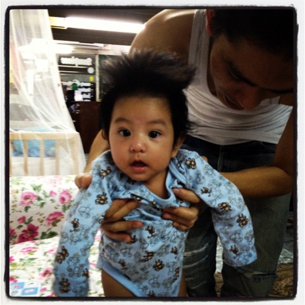ชมภาพ...น้องคุณ ลูกชายหัวแก้วหัวเเหวนของ อุ๊ หฤทัย