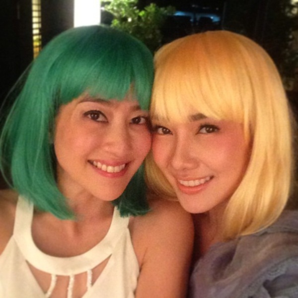 เริ่ด! นุ่น วรนุช ชวนเพื่อนดาราแปลงโฉม ในปาร์ตี้วิกผมสุดจี๊ด
