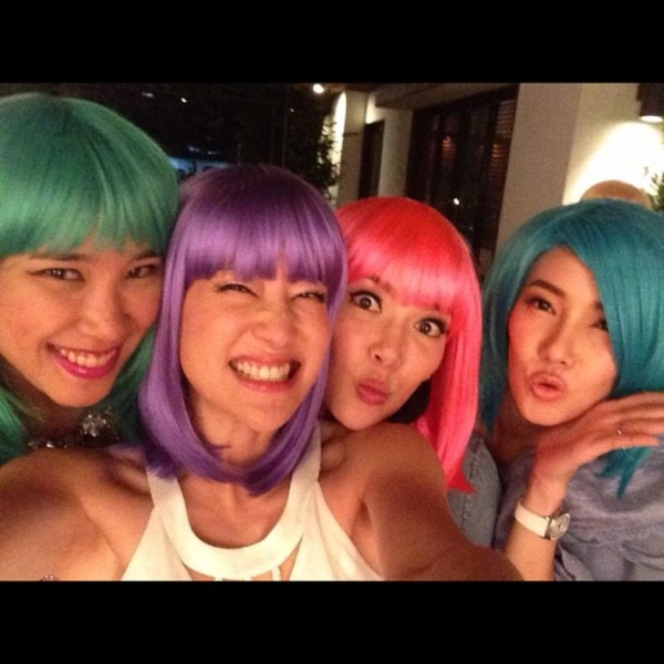 เริ่ด! นุ่น วรนุช ชวนเพื่อนดาราแปลงโฉม ในปาร์ตี้วิกผมสุดจี๊ด