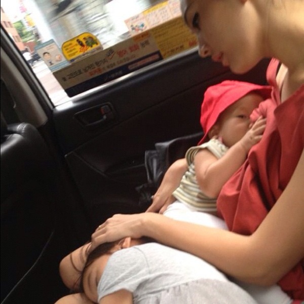 ตุ๊ก ชนกวนันท์ จูงมือลูกน้อย พักใจเเดนกิมจิ