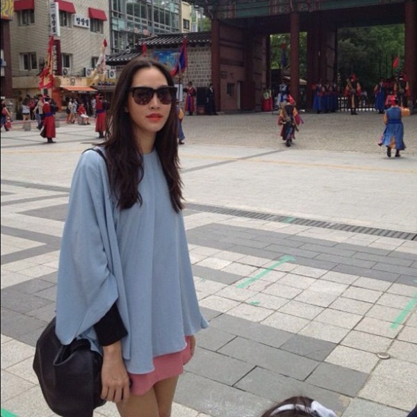 ตุ๊ก ชนกวนันท์ จูงมือลูกน้อย พักใจเเดนกิมจิ