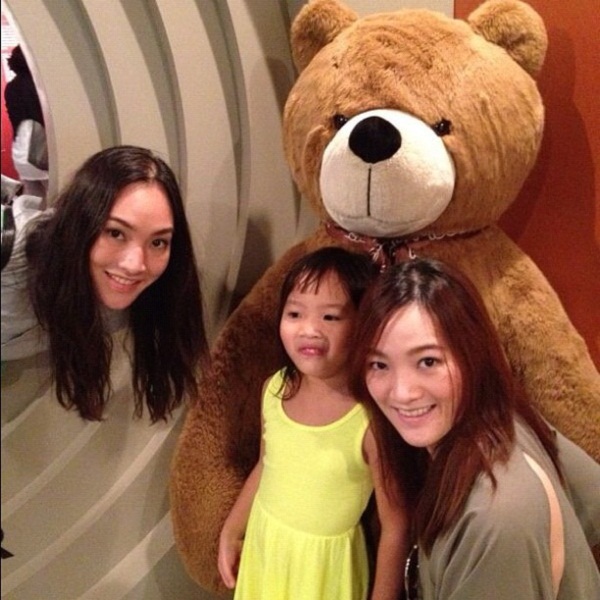 ตุ๊ก ชนกวนันท์ จูงมือลูกน้อย พักใจเเดนกิมจิ