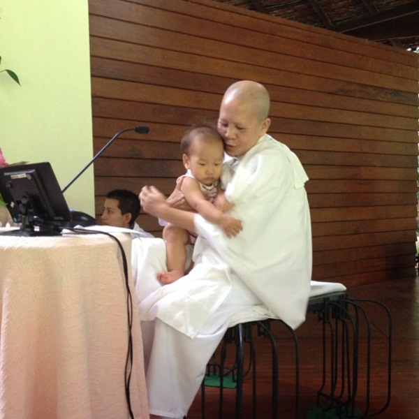 น้องแพรวใจดี ทำเค้กวันเกิดให้น้องภูมิ