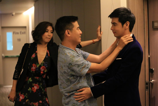 คริส หอวัง – ออย ธนา ตีแผ่รักซ้อน เปิดฉาก หรือรักแท้จะแพ้ความต้องการ 