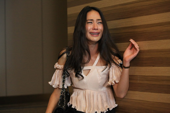 คริส หอวัง – ออย ธนา ตีแผ่รักซ้อน เปิดฉาก หรือรักแท้จะแพ้ความต้องการ 