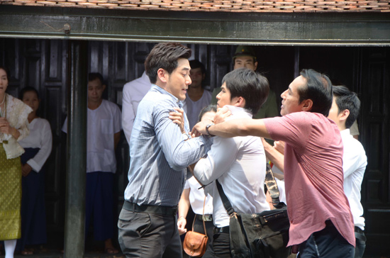เรื่องย่อลูกสาวพ่อมด